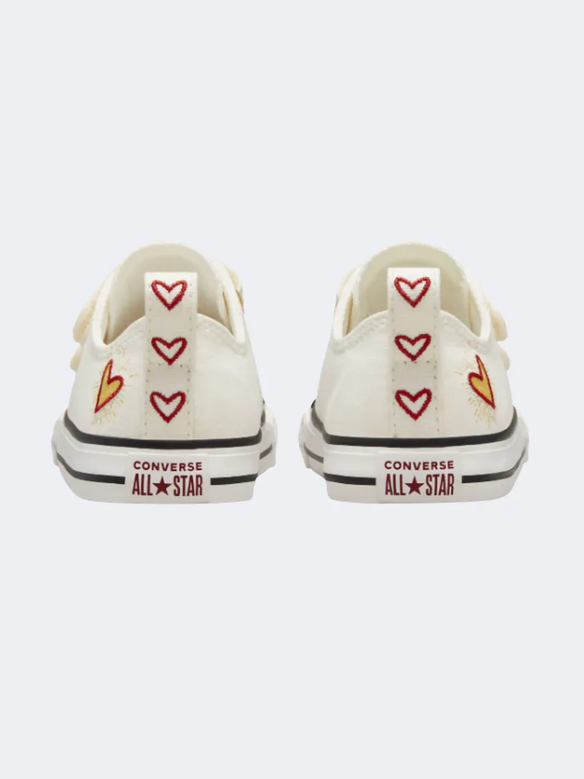 Converse Chuck Taylor  Easy-On Hearts Infant-Unisex Lifestyle Shoes Vintage White